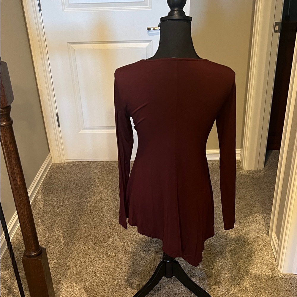 Zeagoo Women’s Burgundy Asymmetrical Tunic Top Size M Long Sleeve V-Neck Flowy - Picture 4 of 15